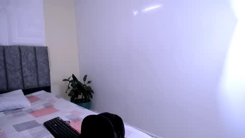 DINA online show from February 24, 8:12 pm