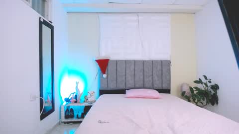 DINA online show from December 18, 10:38 pm