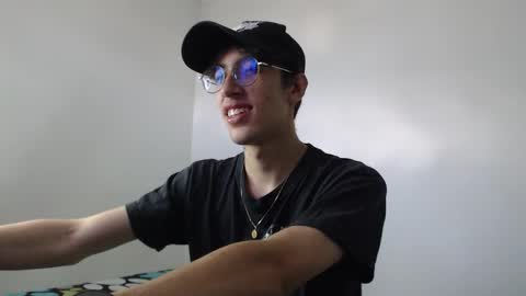 dio_star online show from November 18, 1:14 pm