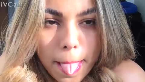 diosadeluniverso_ online show from October 18, 8:02 pm