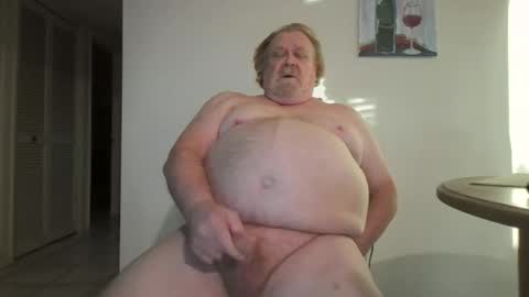 Dee online show from December 3, 2:40 pm