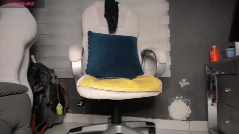 dirty_27cms online show from October 4, 6:49 pm