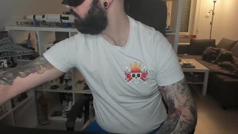 Snapshot of dirtybalws chatting on January 12, 10:12 pm Robert online show from January 12, 10:12 pm