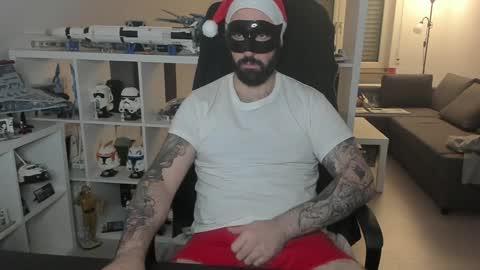 Snapshot of dirtybalws chatting on December 25, 11:42 pm Robert online show from December 25, 11:42 pm