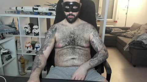 Snapshot of dirtybalws chatting on January 18, 12:13 am Robert online show from January 18, 12:13 am