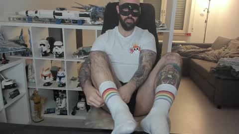 Snapshot of dirtybalws chatting on January 17, 8:22 pm Robert online show from January 17, 8:22 pm