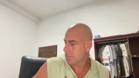 Dirtydanlondon online show from February 6, 12:37 pm