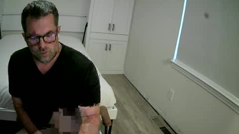 dirtydilf74 online show from July 10, 11:31 pm