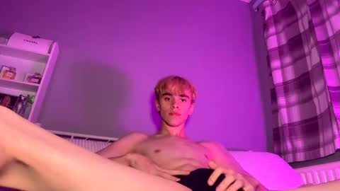 Dylan  online show from April 27, 8:28 pm