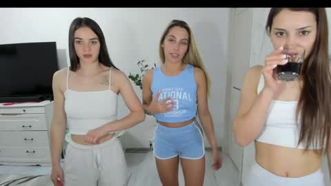 Gyna    Josie    online show from June 5, 1:01 am