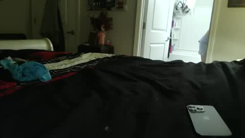 Girls Do it Beter online show from July 6, 2:41 am
