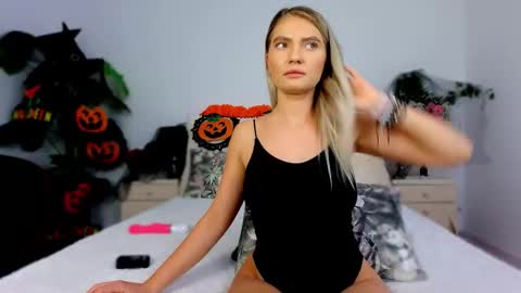 Chloe online show from October 21, 9:14 am