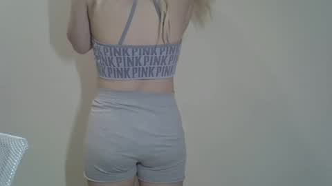 DitaMilton online show from February 5, 8:14 pm