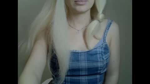 DitaMilton online show from January 21, 8:32 pm