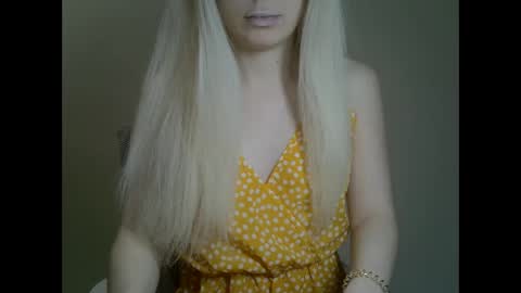 DitaMilton online show from February 17, 8:27 pm