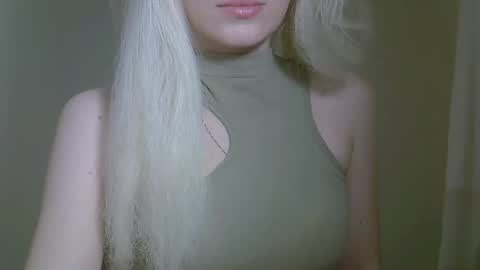 DitaMilton online show from October 9, 6:46 pm