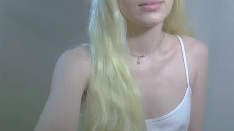 DitaMilton online show from November 26, 7:10 pm