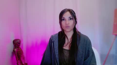 DivineLynn online show from February 27, 7:47 pm