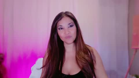 DivineLynn online show from February 25, 1:21 pm