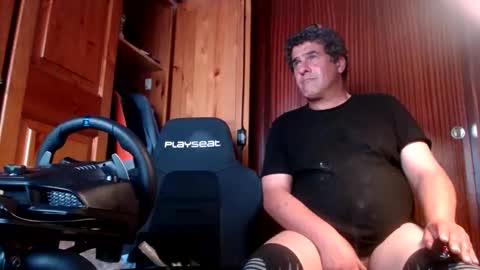 divitimido online show from October 9, 6:30 am