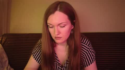 Snapshot of dixiemiller chatting on February 3, 4:52 pm Dixiemiller online show from February 3, 4:52 pm