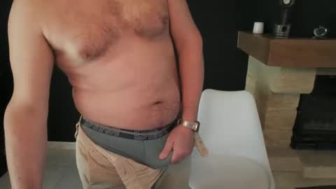 Snapshot of doggydaddi chatting on February 17, 1:11 pm Alex online show from February 17, 1:11 pm