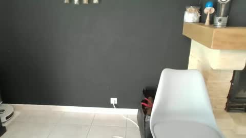 Snapshot of doggydaddi chatting on September 29, 1:21 pm Alex online show from September 29, 1:21 pm