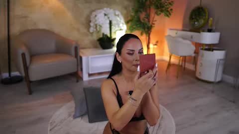 Monica online show from September 29, 9:19 am