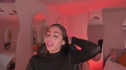 Dolcie  online show from February 19, 12:00 pm