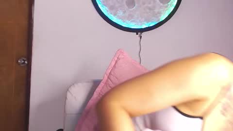 doll_and_thebrown online show from March 26, 2:39 am