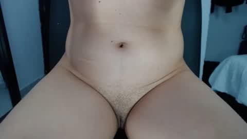 Snapshot of doll_dollys_ chatting on February 21, 5:02 am doll_dollys_ online show from February 21, 5:02 am