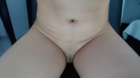 Snapshot of doll_dollys_ chatting on February 19, 2:33 am doll_dollys_ online show from February 19, 2:33 am