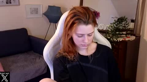Snapshot of doll_lesli chatting on February 25, 5:30 pm Your doll Lesli online show from February 25, 5:30 pm