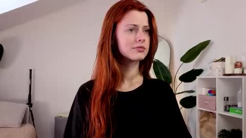 Snapshot of doll_lesli chatting on September 18, 7:23 am Your doll Lesli online show from September 18, 7:23 am