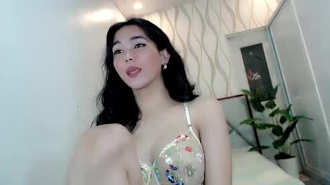 Make me Happy online show from October 21, 6:00 pm