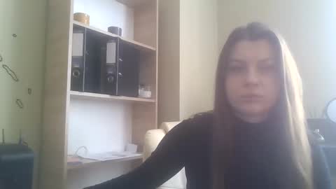 DollyRoma online show from October 29, 9:33 am