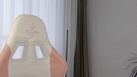 Dolly online show from October 24, 8:26 am