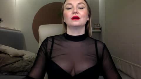 DOM MUMMY online show from January 18, 3:38 pm