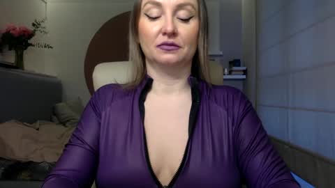 DOM MUMMY online show from February 20, 6:50 am
