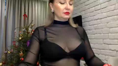 DOM MUMMY online show from January 5, 9:37 am