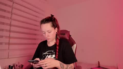 I WILL BE BACK ON WEDNESDAY DECEMBER 4 0100AM COLOMBIA TIME    online show from February 22, 5:12 am