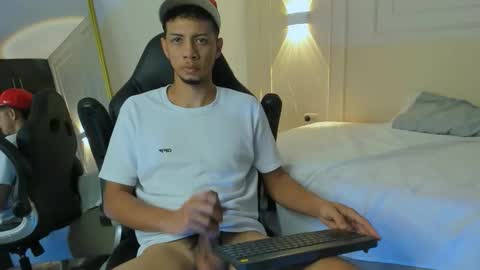 Dominic online show from February 9, 10:23 pm