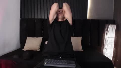 Dominic online show from November 30, 9:33 pm