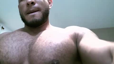 dominic_hulk1 online show from September 9, 7:58 pm
