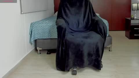 SANTI  independent model online show from April 15, 5:33 am