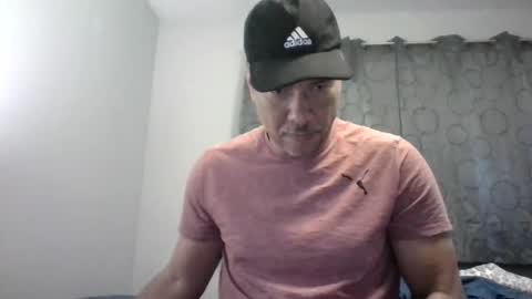 luis online show from December 16, 4:02 am
