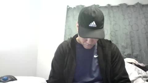 luis online show from February 11, 8:42 pm