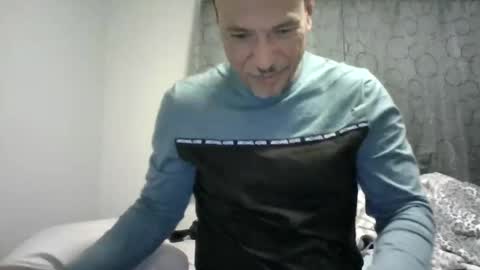 luis online show from March 10, 1:23 am