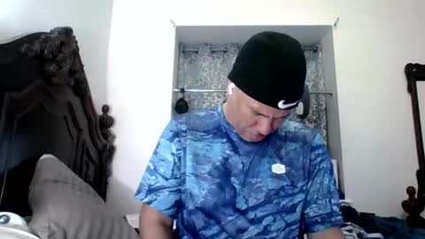 luis online show from June 11, 2:11 am