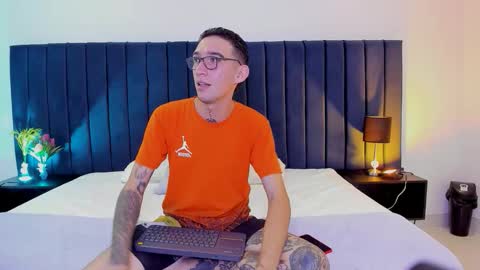 dominik_thompson777 online show from September 20, 4:15 am